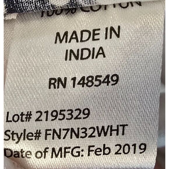 Free Planet Boys Shark Print Short Sleeve Button-Up Shirt Sz 8 White & Navy Blue - Picture 6 of 8